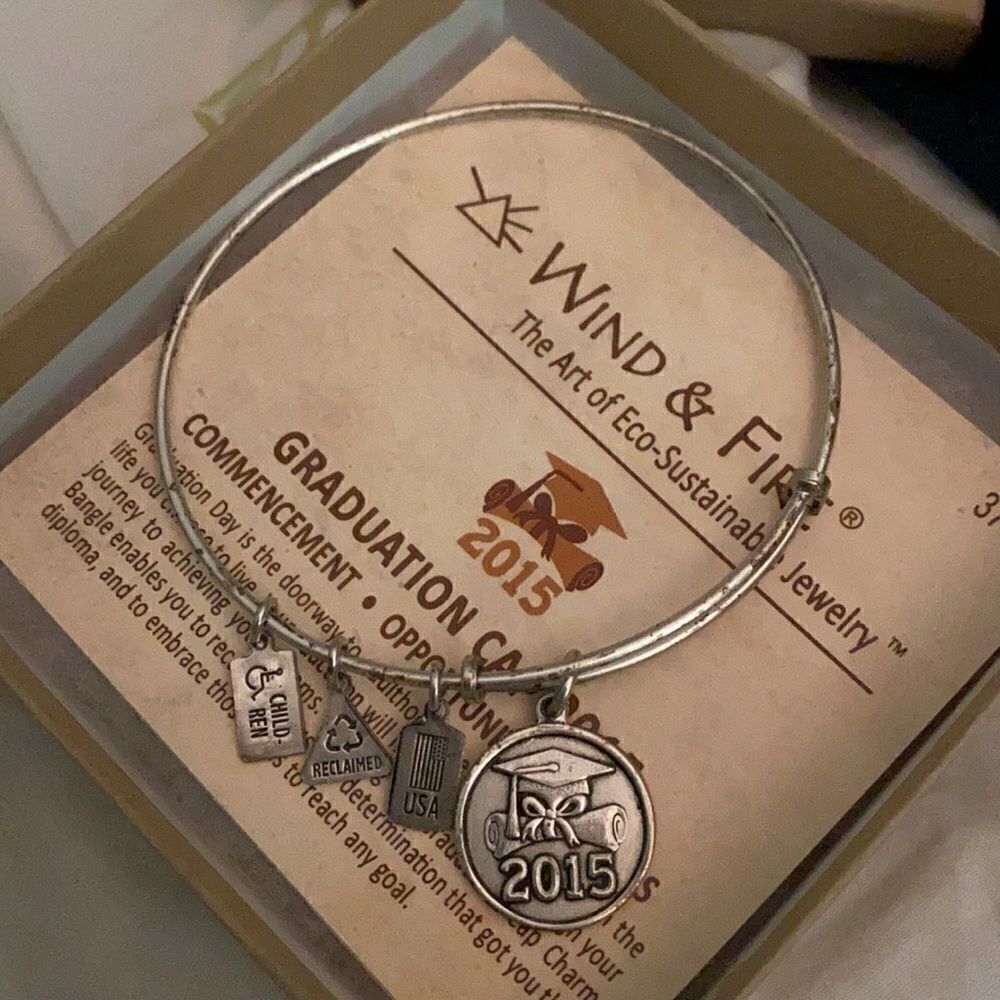 5/$25 DEAL Wind & Fire Stirling Silver Graduation Cap 2015 Bracelet